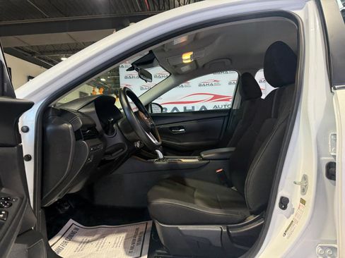 Used 2025 Nissan Sentra SV image 14