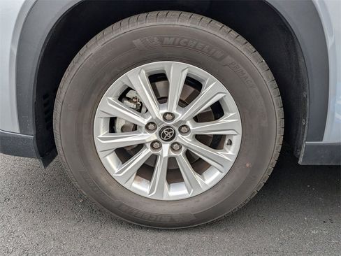 Used 2025 Toyota Grand Highlander AWD image 14