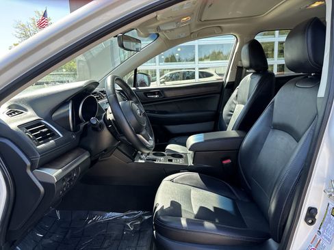 Used 2018 Subaru Outback 2.5i Limited AWD/4WD image 8