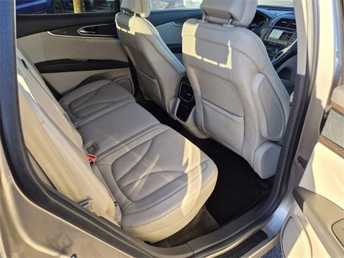 Used 2018 Lincoln MKX Reserve w/ Driver Assistance Package image 17