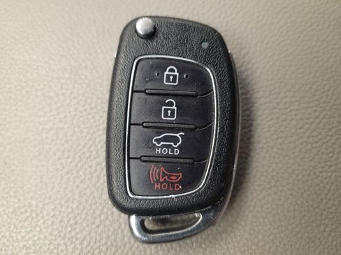 Used 2017 Hyundai Tucson SE image 32