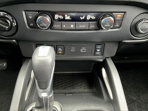 Used 2024 Nissan Frontier SL w/ Technology Package image 16