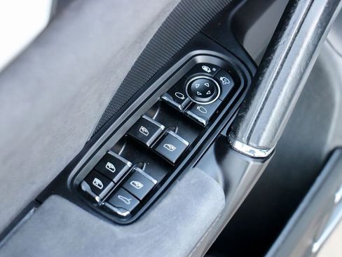 Used 2016 Porsche Cayenne GTS image 19