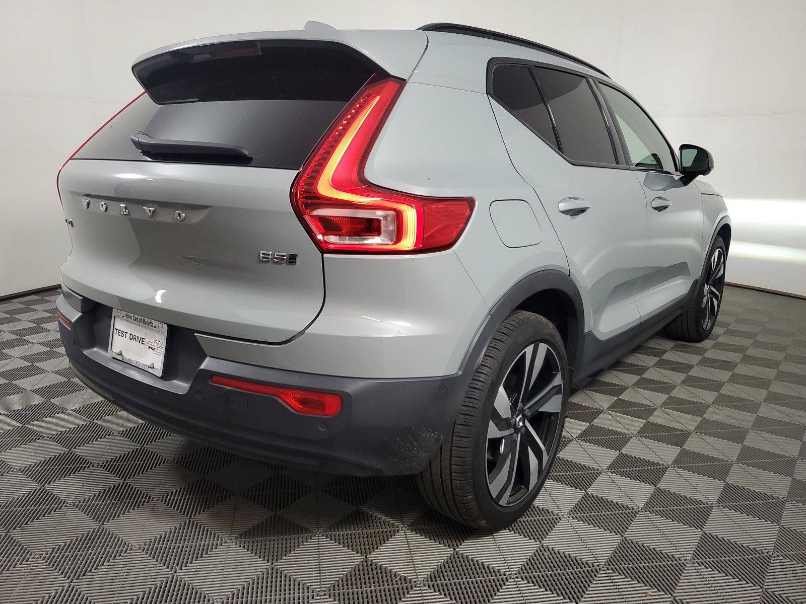Certified 2024 Volvo XC40 B5 Plus w/ Climate Package AWD/4WD image 6