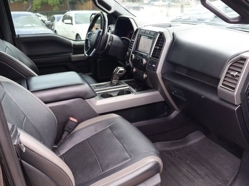 Used 2017 Ford F150 Raptor w/ Equipment Group 802A Luxury AWD/4WD image 33