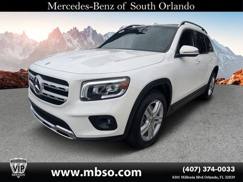 Certified 2022 Mercedes-Benz GLB 250 4MATIC w/ Premium Package Lite image 18