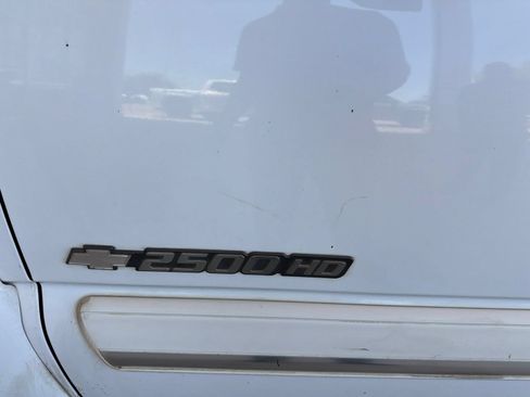 Used 2007 Chevrolet Silverado 2500 LT w/ Onstar Plus Package RWD image 6