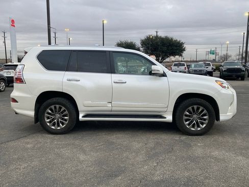 Used 2018 Lexus GX 460 Luxury w/ Preferred Accessory Package image 4