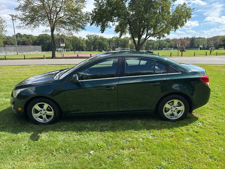 Used 2015 Chevrolet Cruze LT w/ Technology Package FWD image 23