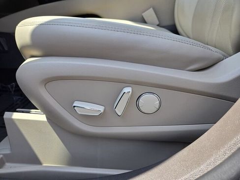 Used 2022 Lincoln Nautilus Reserve w/ Equipment Group 201A FWD image 10