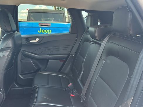 Used 2025 Ford Escape Platinum AWD/4WD image 21
