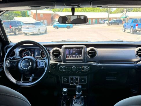 Used 2020 Jeep Gladiator Sport w/ Quick Order Package 24S AWD/4WD image 18