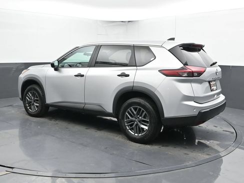 Used 2024 Nissan Rogue S FWD image 10