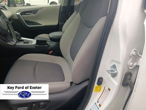 Used 2019 Toyota RAV4 XLE AWD/4WD image 19