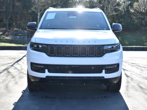 Used 2025 Jeep Wagoneer L Series II w/ Premium Group I image 2