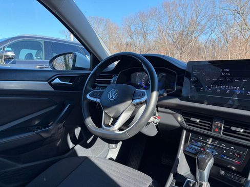 Used 2025 Volkswagen Jetta S image 32