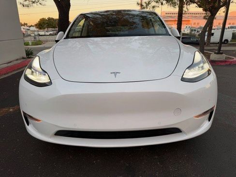 Used 2022 Tesla Model Y Performance image 6