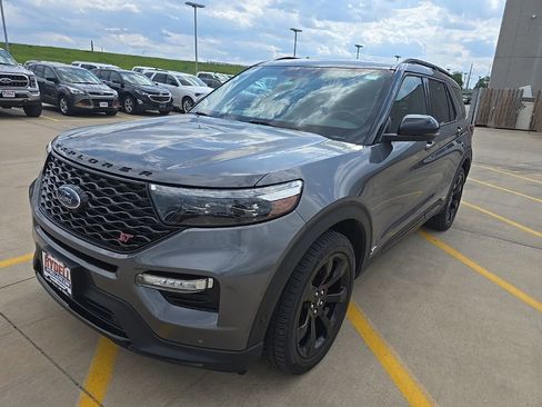 Used 2021 Ford Explorer ST w/ Equipment Group 401A AWD/4WD image 2