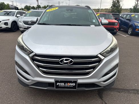Used 2016 Hyundai Tucson Limited w/ Option Group 03 FWD image 2