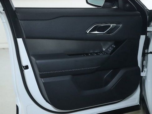 Used 2019 Land Rover Range Rover Velar S AWD/4WD image 33