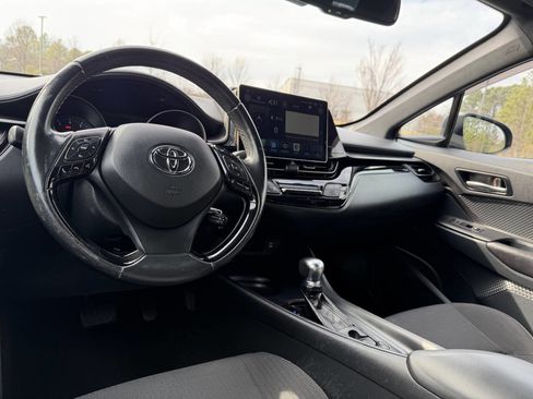 Used 2018 Toyota C-HR XLE image 22