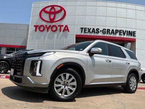 Used 2025 Hyundai Palisade SEL FWD image 2