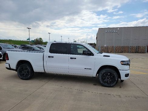 Used 2025 RAM 1500 Big Horn AWD/4WD image 2