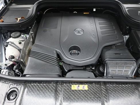 New 2026 Mercedes-Benz GLS 450 4MATIC image 32
