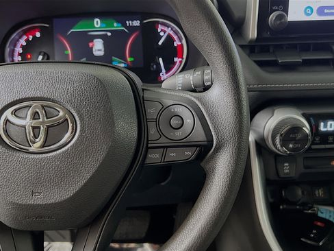Used 2024 Toyota RAV4 XLE FWD image 20