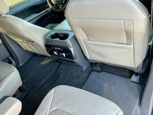 Used 2020 Ford Expedition Limited image 26