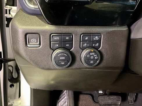 Used 2024 Chevrolet Silverado 1500 High Country AWD/4WD image 18