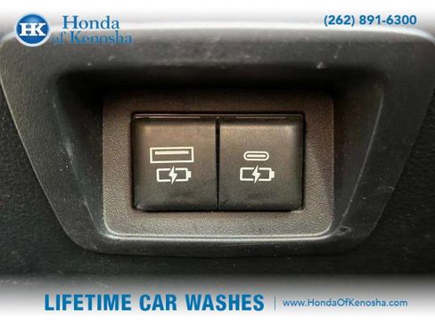 Used 2022 Toyota Corolla Cross XLE image 12