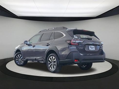 New 2025 Subaru Outback Premium image 5