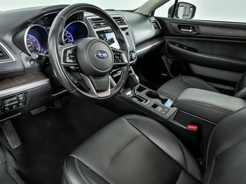 Used 2018 Subaru Outback 2.5i Limited AWD/4WD image 18