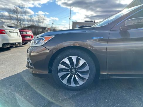 Used 2017 Honda Accord EX-L image 9