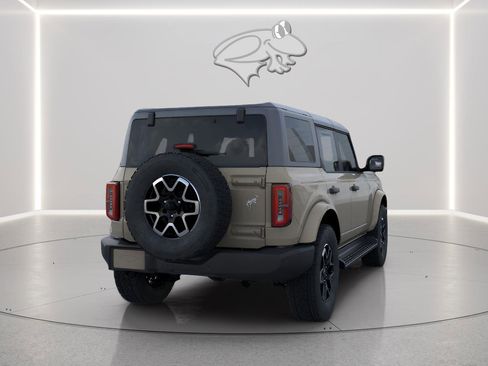 New 2026 Ford Bronco Outer Banks image 8