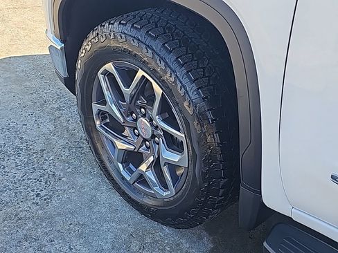 New 2026 GMC Sierra 1500 SLT w/ SLT Premium Plus Package image 8