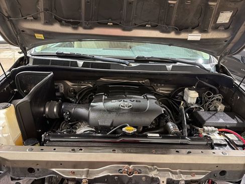 Used 2012 Toyota Tundra 4x4 CrewMax w/ TRD Off-Road Pkg image 31