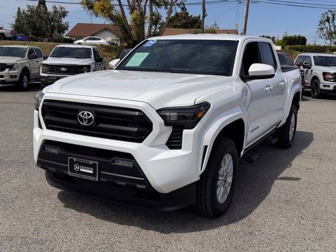 Used 2025 Toyota Tacoma SR5 image 7