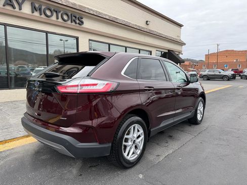 Used 2024 Ford Edge SEL image 3