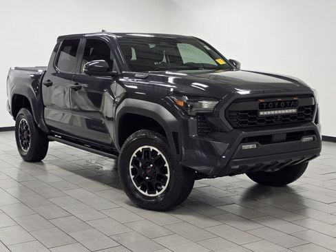 Used 2024 Toyota Tacoma TRD Off-Road image 2