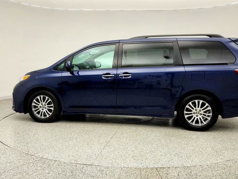 Used 2020 Toyota Sienna XLE image 8