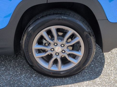 Certified 2024 GMC Terrain SLT AWD/4WD image 28