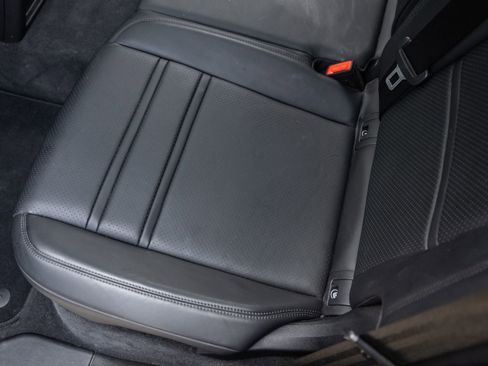 Certified 2019 Porsche Cayenne image 31