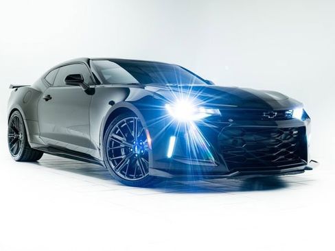 Used 2018 Chevrolet Camaro ZL1 image 5