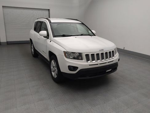 Used 2017 Jeep Compass Latitude AWD/4WD image 14