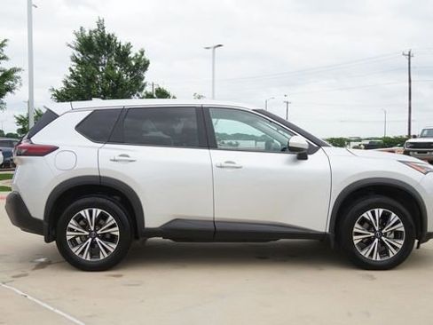 Used 2023 Nissan Rogue SV FWD image 10