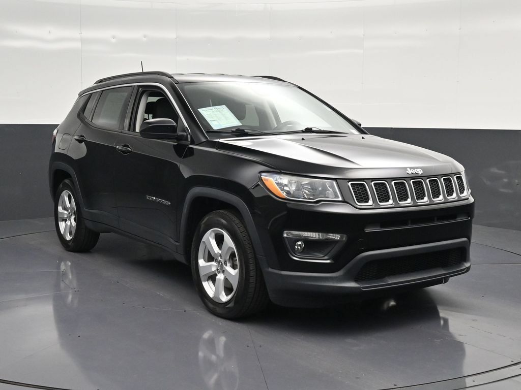 Used 2019 Jeep Compass Latitude FWD image 5