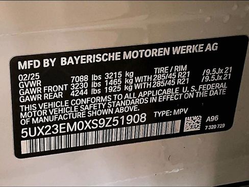 Used 2025 BMW X7 xDrive40i w/ M Sport Package image 32