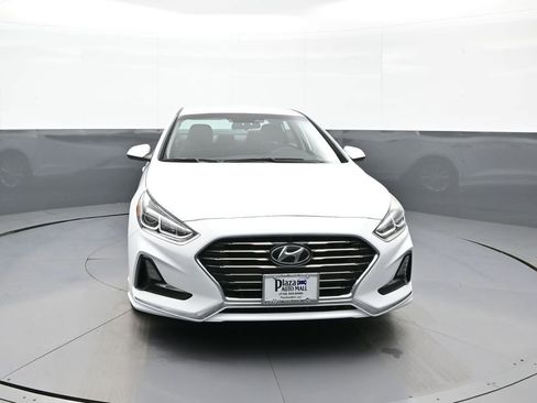Used 2019 Hyundai Sonata SE w/ Winter Weather Package FWD image 2